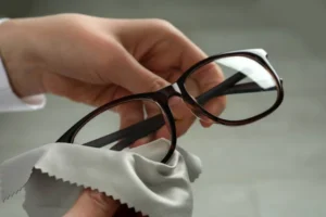 the Benefits of Microfiber Cleaning Cloth for Glasses